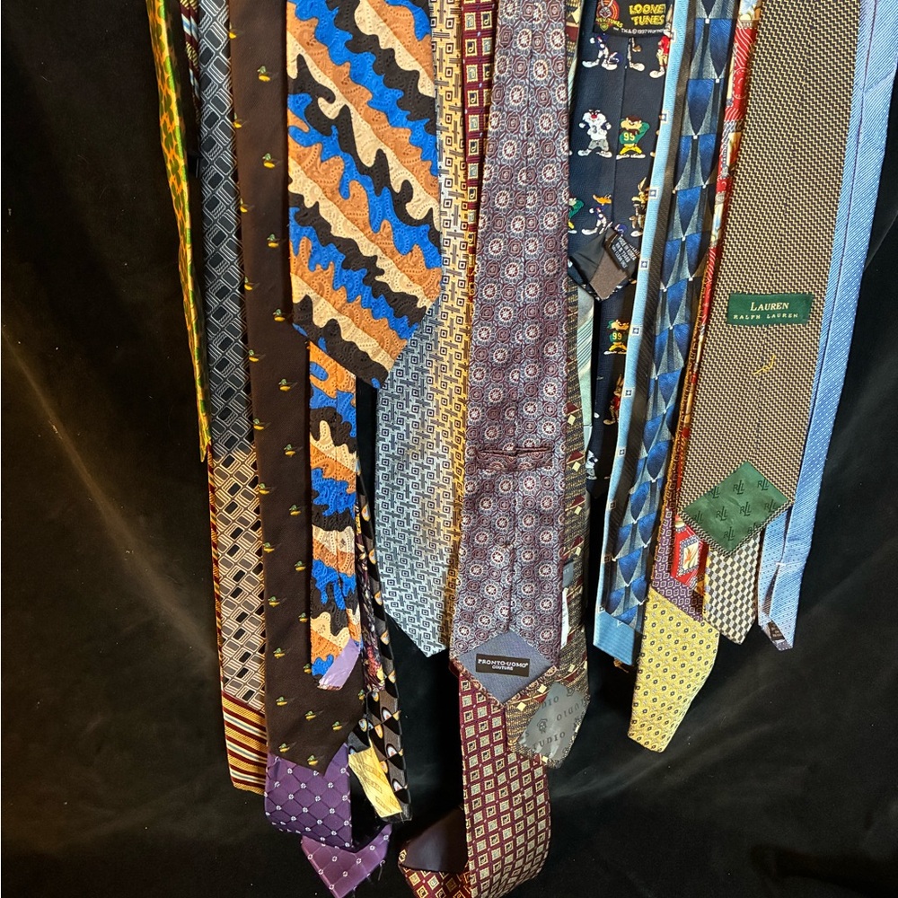 HUGE Lot of Men's Neck Tie's brand Assorted Silk for wear & Crafts 50+ total